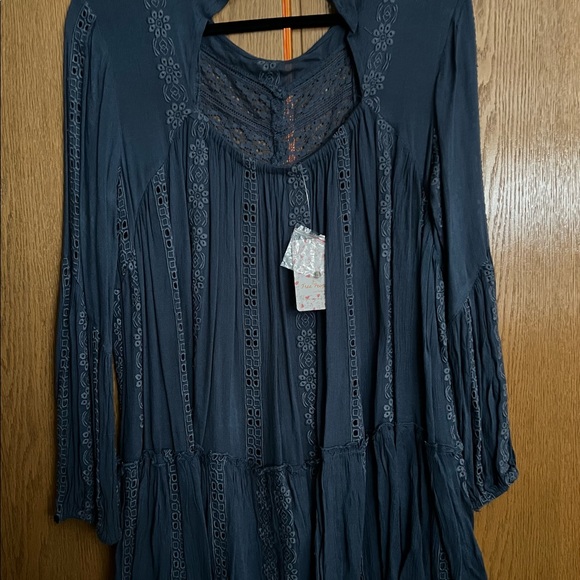 Free People Kiss Kiss Tunic - Color Navy Size Small NWT - Picture 9 of 10